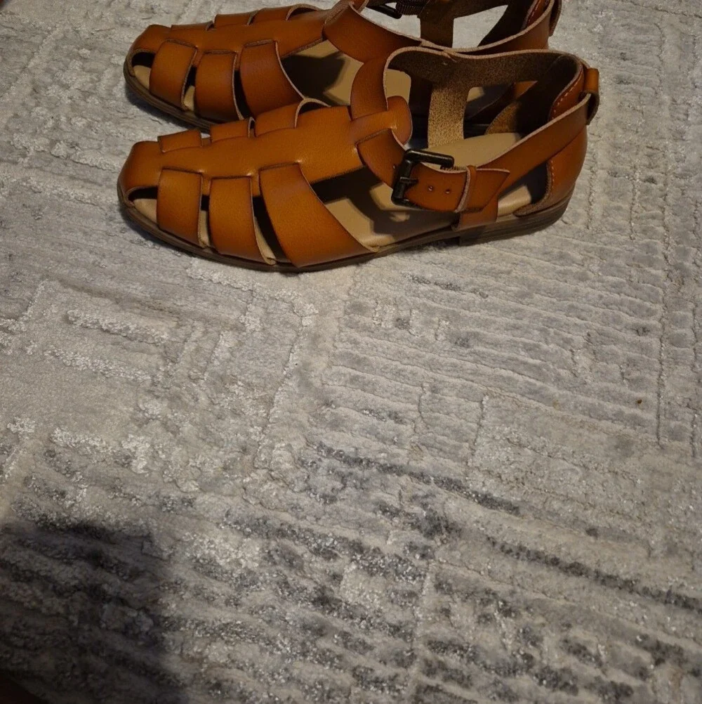 Old NAVY Women Tan Closed-Toe Fisherman Sandals